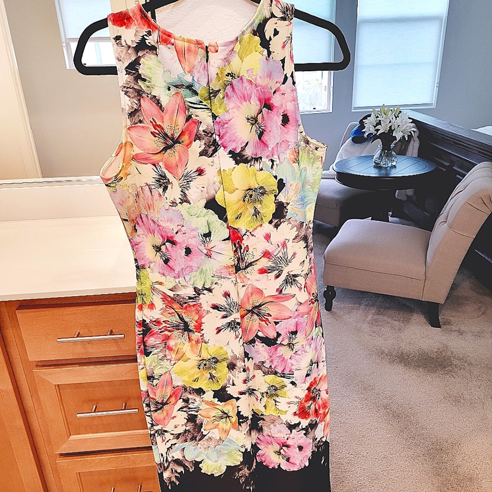 New York & Company  Stretch size "M" flower dress
